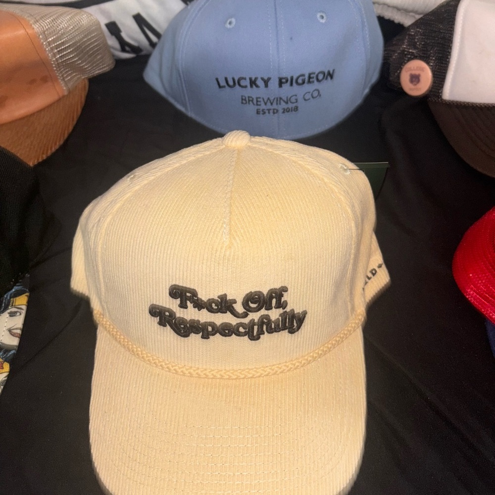 Assorted Baseball Caps Collection - Picture 4 of 7